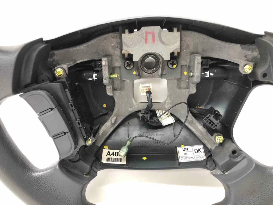 Volante Kia Rondo 2008 negro *algún desgaste ver foto* 0711070016 Foto 4 de 4