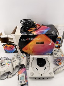 Sega Dreamcast Console Bundle Boxed - Tested Works - VMU, Light Gun, 2 Ctrls