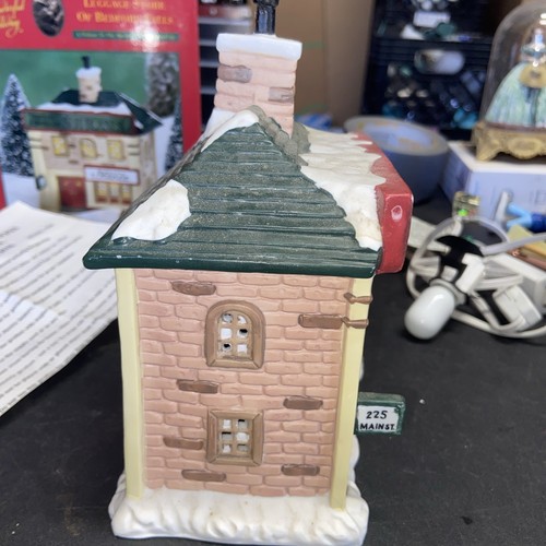 1995 DHC It's A Wonderful Life Bedford Falls LUGGAGE STORE Christmas village - Picture 6 of 9