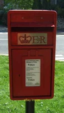 Photo 6x4 Close up, Elizabeth II postbox, Inkberrow On the A422.Postbox c2017