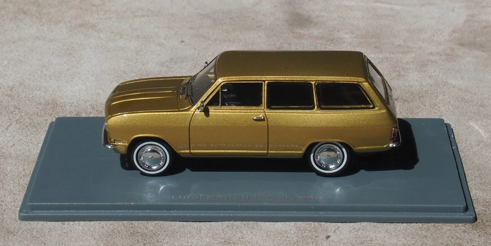 1:43 Opel Kadett B Caravan von Neo  Gold   Exklusiv für ModelcarWorld  1:300 - Bild 3 von 4