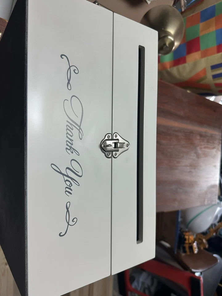 Свадебная белая коробка с благодарственными карточками с замком «Вещи помнят» - Изображение 2 из 4