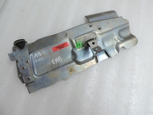 Mercedes W205 C63 AMG Turbolader Hitzeschild Turbocharger Heat Shiel A1761500675