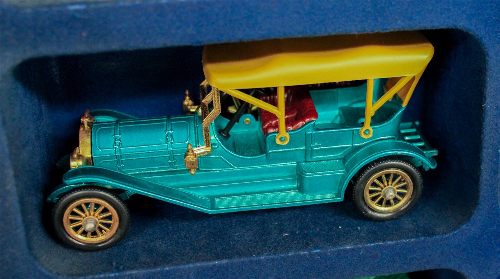 Lot18 Clean Matchbox Yesteryear Diecast Cars w/Matching Case eBay