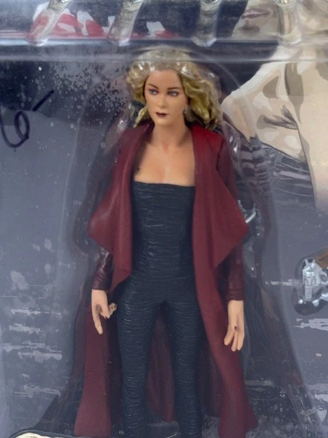 Figura de acción NECA Sin City Goldie Wendy variante color 2005 Jaime King Foto 2 de 4