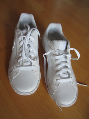 454256-114 Nike Court Majestic Turnschuhe Damenschuhe Weiß Sneakers Gr 40