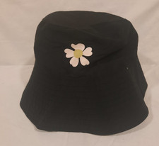 BUCKET HAT WITH FLOWER DESIGN GREAT FOR BEACH OR POOL BRAND NEW