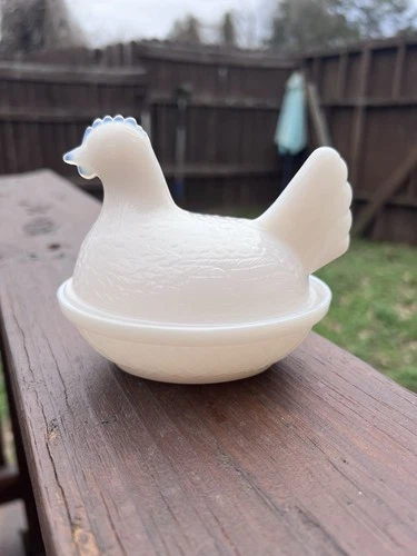 Small Milk Glass Hen On Nest Figurine Chicken On Nest Vintage See Pics
