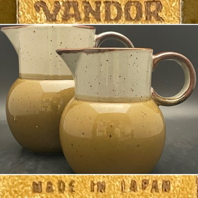 Vandor Imports 2pc Brown Speckled Pitchers/Jugs c1970s Made in Japan 2.5 & 5 Cup