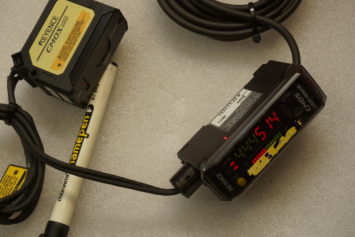 KEYENCE GV-H130 CMOSレーザーセンサー KEYENCE CMOS LASER SENSOR GV-H130 & GV-21 TESTED WORKING FREE SHIP