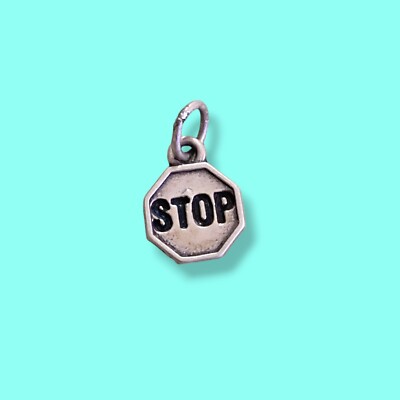 Vintage Sterling Silber Stoppschild Anhänger Charm für Halskette oder Armband signiert 