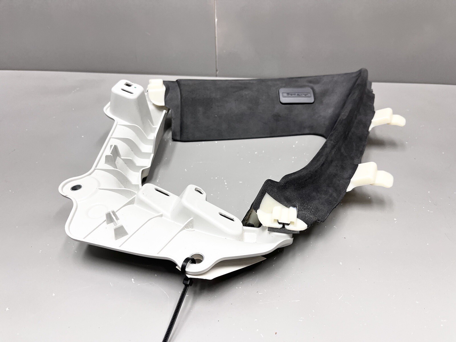 ⭐️2017-2020 MASERATI LEVANTE REAR RIGHT SIDE C PILLAR UPPER COVER TRIM PANEL OEM