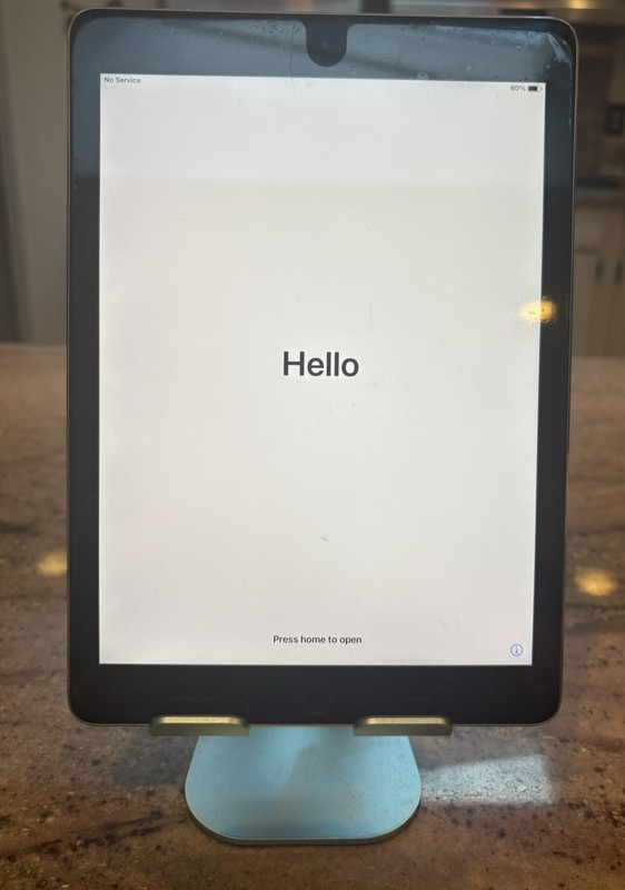 Apple iPad Pro 9.7” 128GB Wi-Fi + Cellular Silver Unlocked A1674