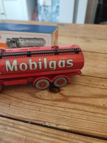 Dinky Toys 504 Foden 14-Ton Tanker “Mobilgas” 1st Issue Genuine Very Near Mint - Picture 3 of 13