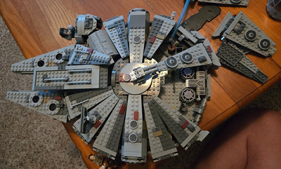 LEGO Star Wars Millennium Falcon 7965   Retired   Minifigs Included -95% Built