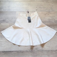 New BCBG Maxazria Women s Mini skirt Size S White F1 Flaw