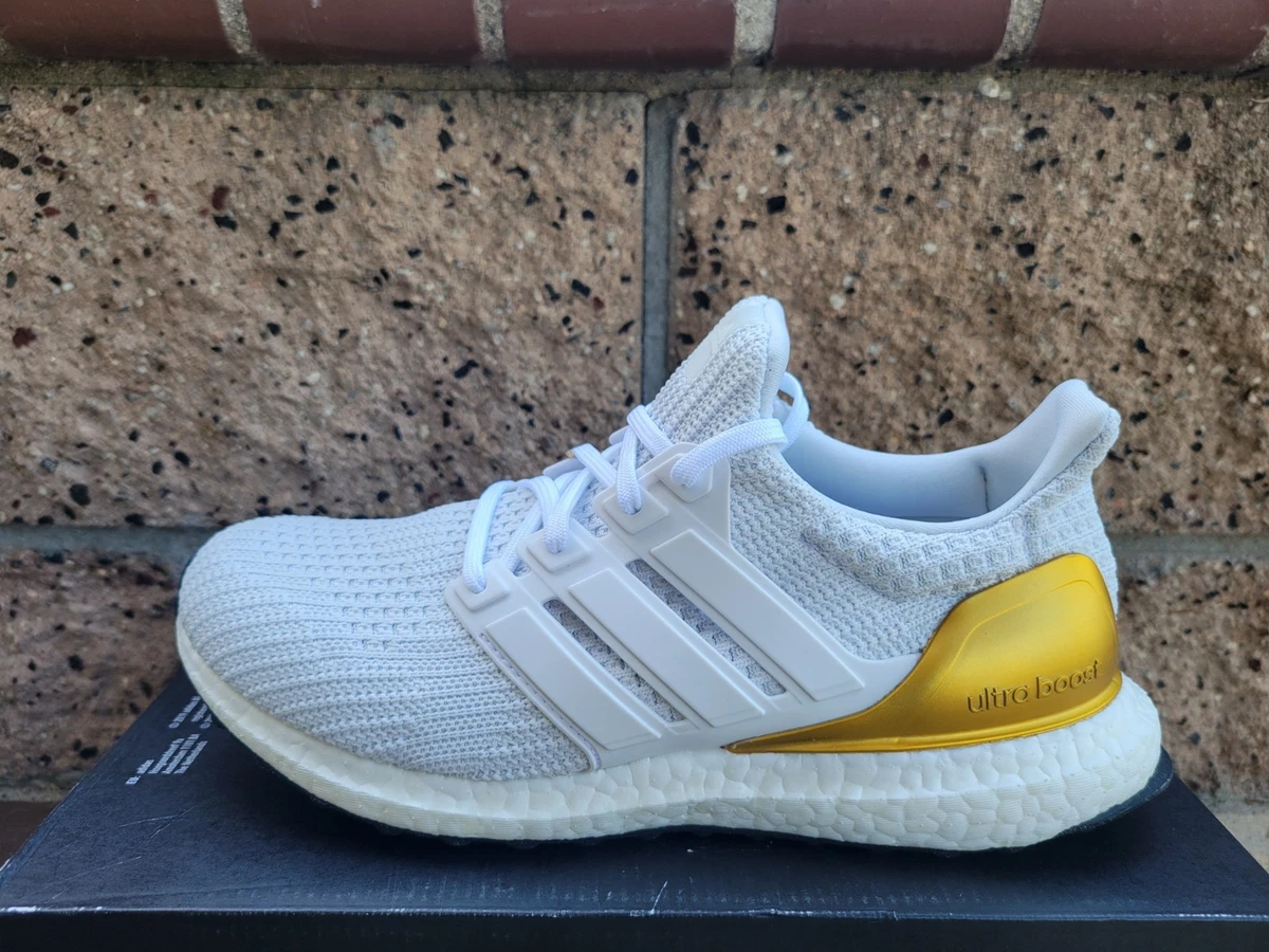 adidas UltraBoost 4.0 DNA White Gold Metallic for Sale  display picture 1