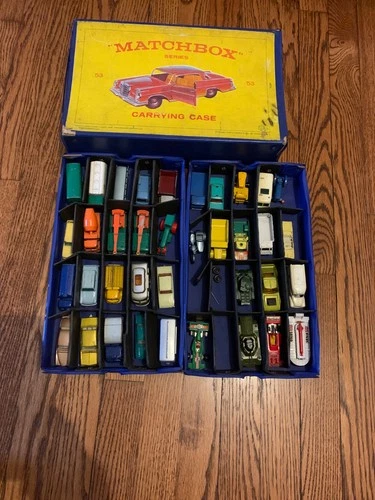 matchbox lesney car collection and 1965 carrying case