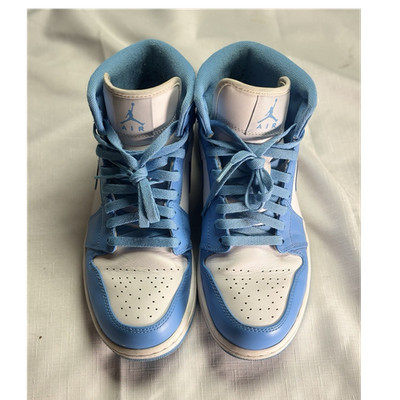 Air Jordan 1 Mid UNC Mens 8.5 White University Blue 554724-106 Box
