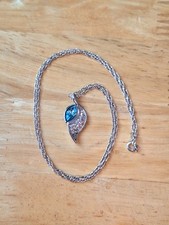 Sterling silver necklace with two leaves pendant