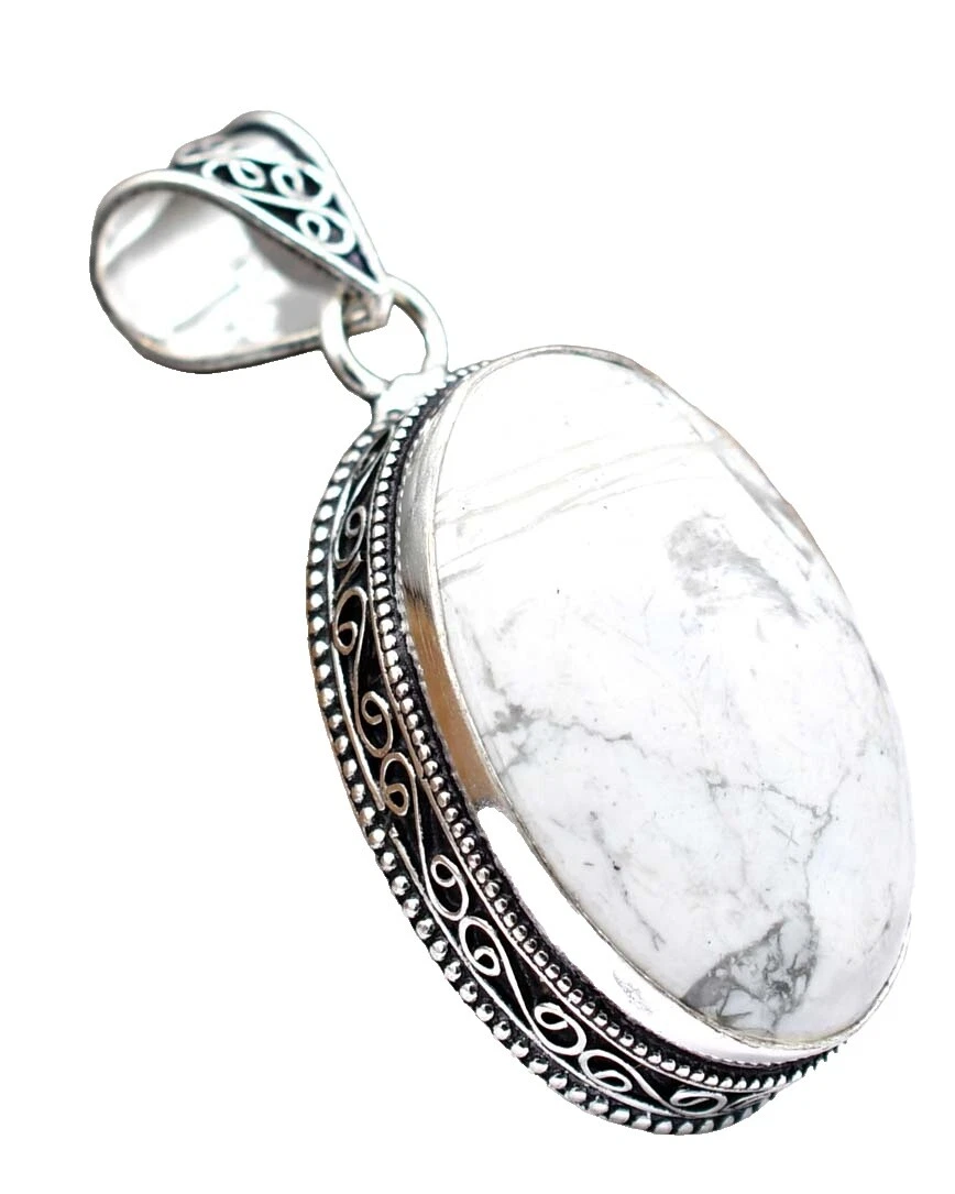Collares y colgantes De moda PIEDRA HOWLITE