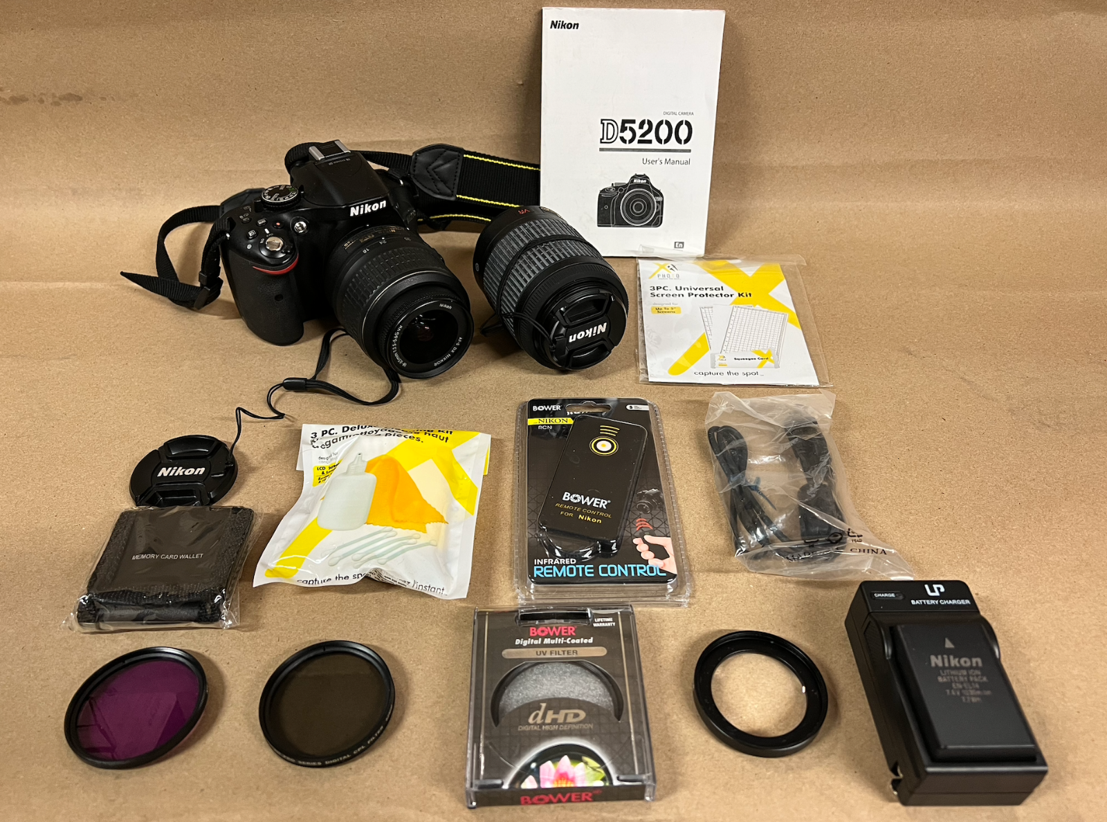 即納】 美品 Nikon D5200 デジタル一眼レフ ケース付き ad-naturam.fr