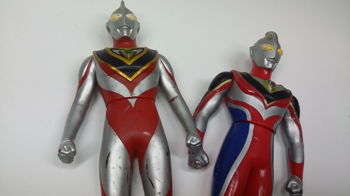 Ultraman Gaia V2 Supreme Figure Toy Set Ultra Hero Series 1998
