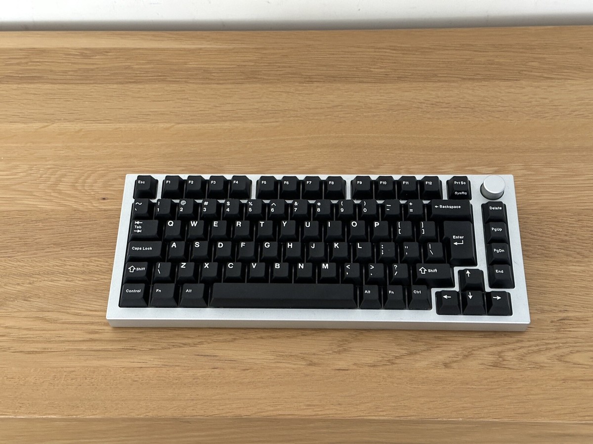 Glorious GMMK Pro Mechanical Keyboard - White Ice (incl GMK WoB
