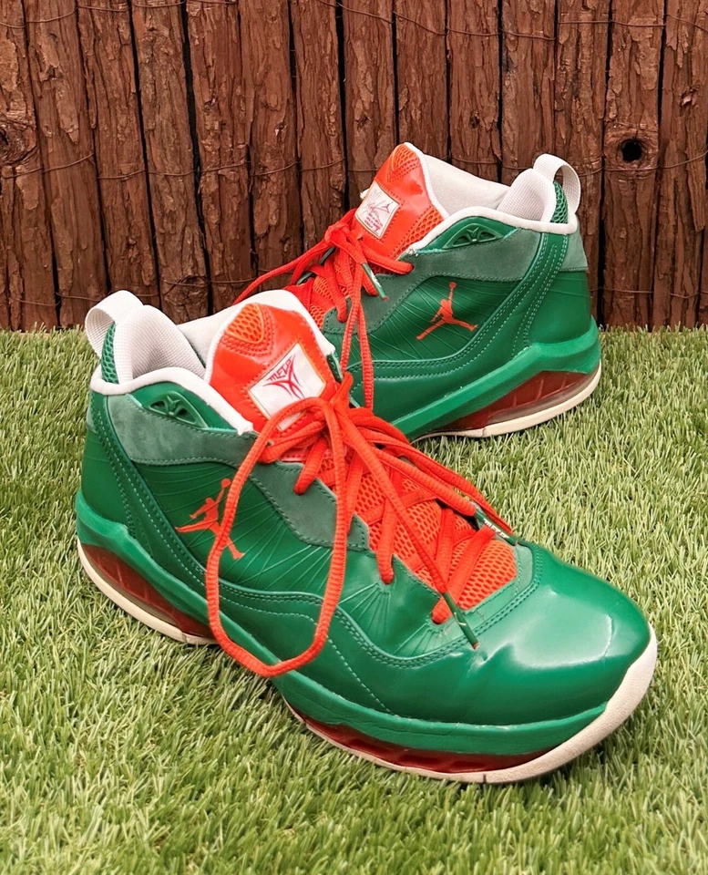 🔥RARO Jordan Melo M8 'Navidad' 2011 Zapatos Tenis US 10 UK 9 EUR 44 28cm Foto 2 de 4
