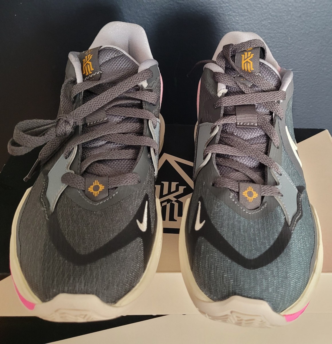 NEW AUTHENTIC NIKE KYRIE LOW 5 
