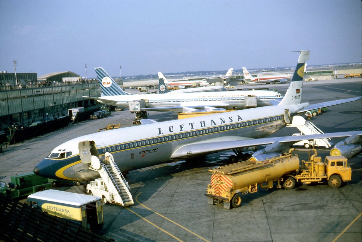 Lufthansa Boeing 707-430 D-ABOB at IDL August 1962 8