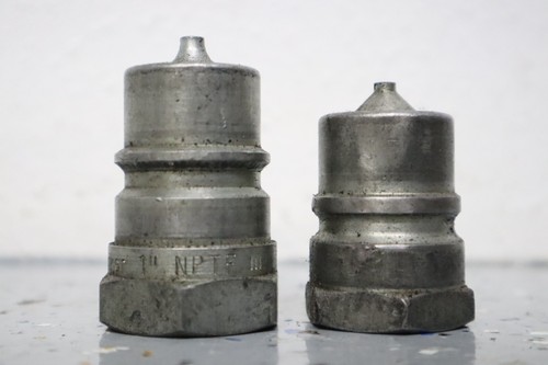 Lot of 2 Parker 1" NPTF Hydraulic Quick Connect Hose Coupling, Ball Lock