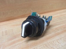Allen Bradley 800H-JR4AV 3-Pos Selector Switch W/800T-XAV