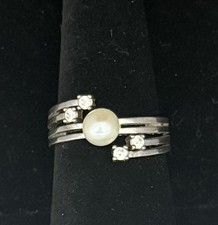 Pearl Ring US Size 8 925 Sterling w/ Cream Colored Pearl White Cz s
