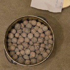 Konvolut historischer Musketenkugeln aus Blei (ca. 4,6 kg) &ndash; Um 1700 / Pfalz