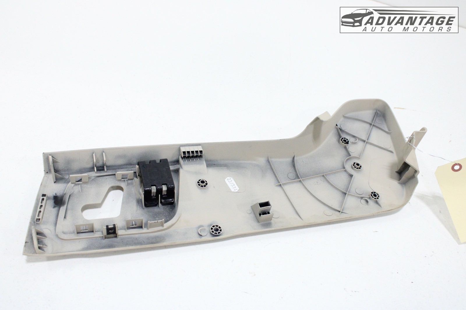 2014-2016 MASERATI QUATTROPORTE M156 FRONT RIGHT SEAT SWITCH COVER PANEL OEM