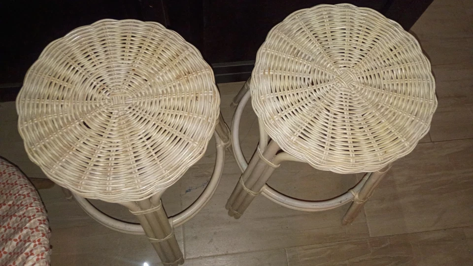Par De Ratán Mimbre Vintage Retro Blanco Mesa Planta Soporte Barra Sin Espalda... Foto 4 de 4