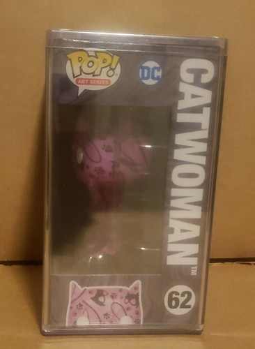 Funko Pop Art Batman Returns - Catwoman Target exclusive with Protector  - Picture 4 of 6