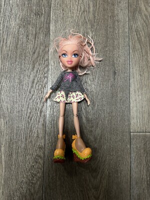 Bratz Puppe Cloe 2015 Selfie Druckknöpfe rosa Haare