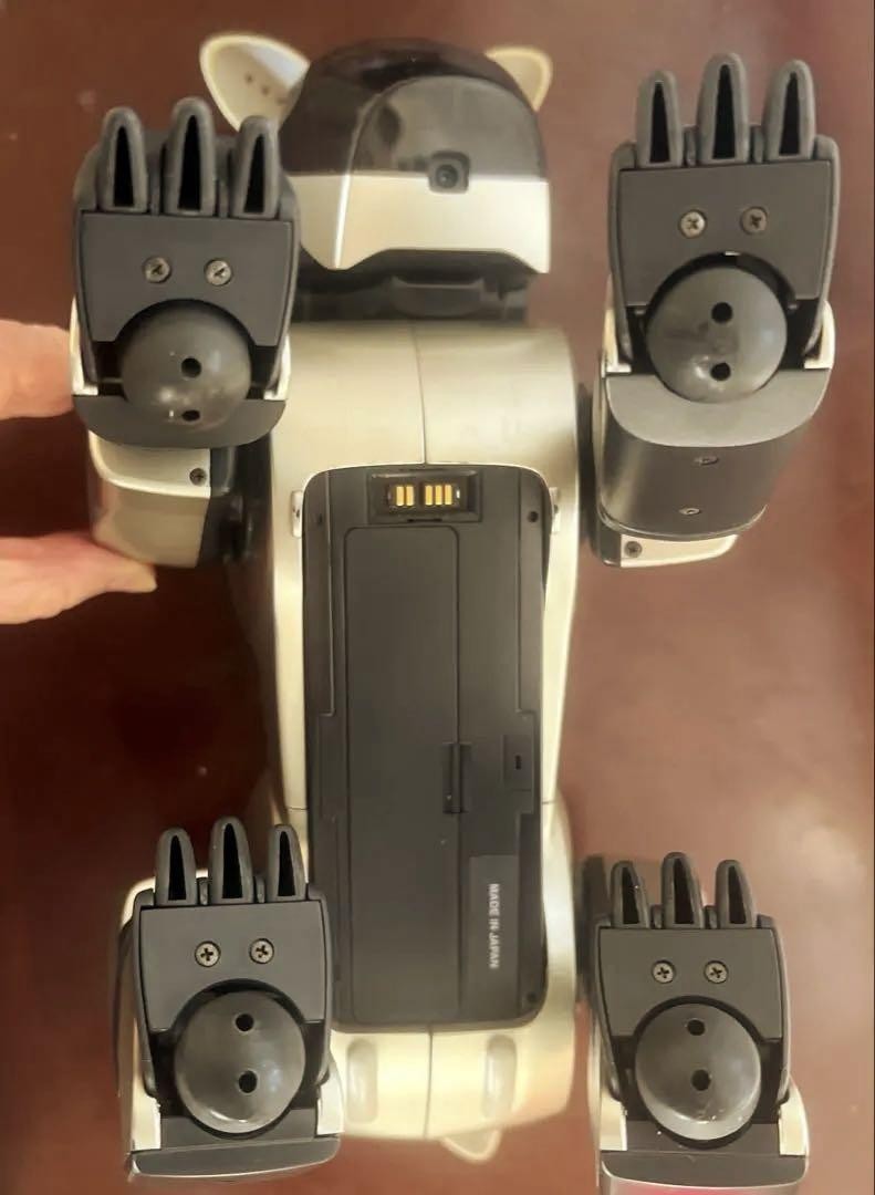 ソニーSONY アイボAIBO ERS-210 犬型ロボット　ゴールド　付属品付 ソニーSONY アイボAIBO ERS-210 犬型ロボット ゴールド 付属品付