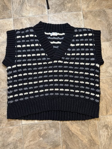 Vintage Hand Made Knit Best Black And White Tender Loving Care 2XL 26x27 Vest US - Picture 1 of 5