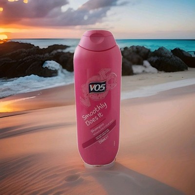 VO5 Smoothly Does It Shampoo angereichert mit 5 lebenswichtigen Ölen für trockenes & kohlensäurehaltiges Haar
