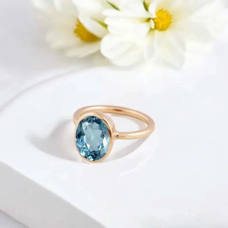 Conjunto de bisel ovalado de diamantes cultivados en laboratorio de 1,25 quilates en oro rosa de 10 quilates anillo solitario para mujer Foto 3 de 4