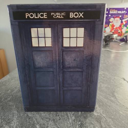 Doctor Who - The Complete First Series - TARDIS Box Set 2005 Deleted 5 Disc DVD - Picture 2 of 8
