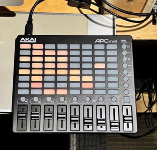 AKAI Professional APC Mini Ableton Live Controller MIDI USB