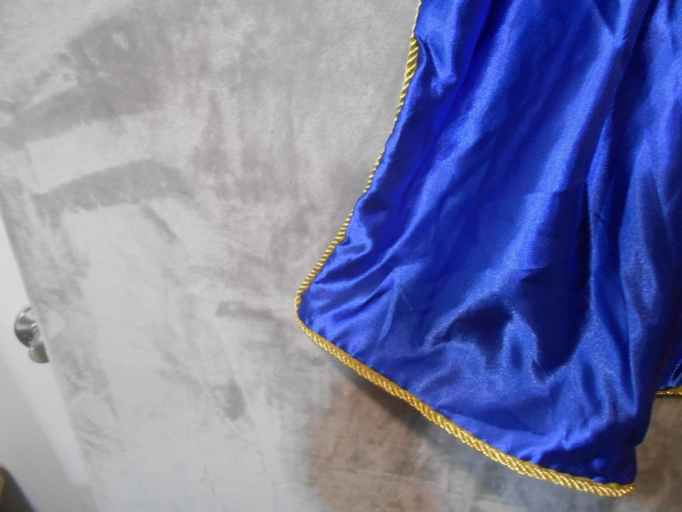 Child's Magician Cape by Dress Up America Red Velvet Blue Lining Halloween - Image 4 of 4