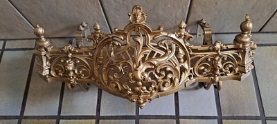 vintage Guß Blumenkasten schön verziert in Goldfarben