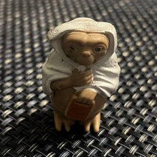 Vtg 1982 E.T. with Blanket Holding Speak & Spell! PVC Figure Universal Alien