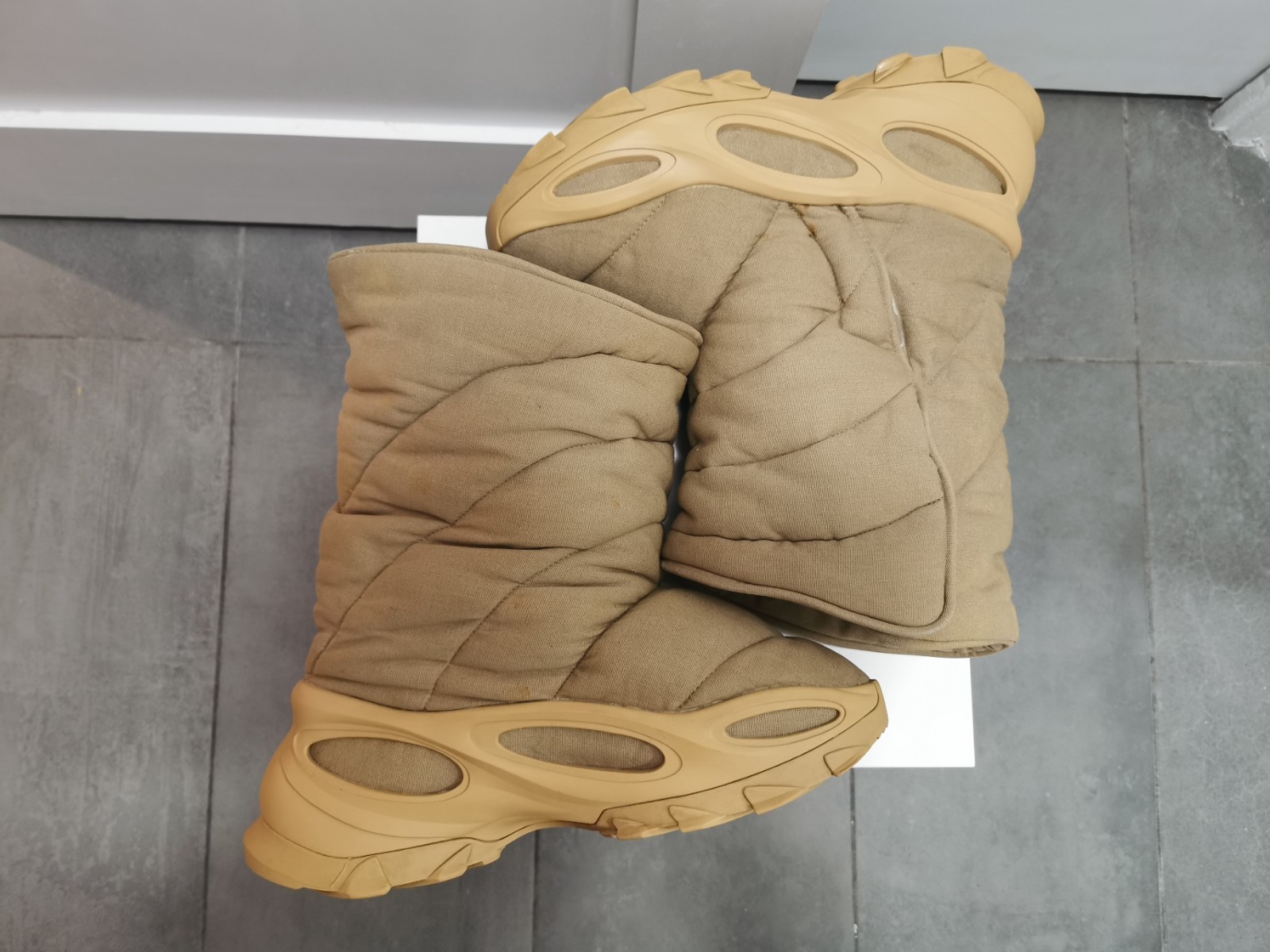 Size 13 US Men Adidas Yeezy NSLTD Boot – Khaki GX0054 Good Condition No OG box