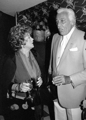 Shelley Winters Cesar Romero at the Susan Strasberg party at Cafe - Old Photo 4